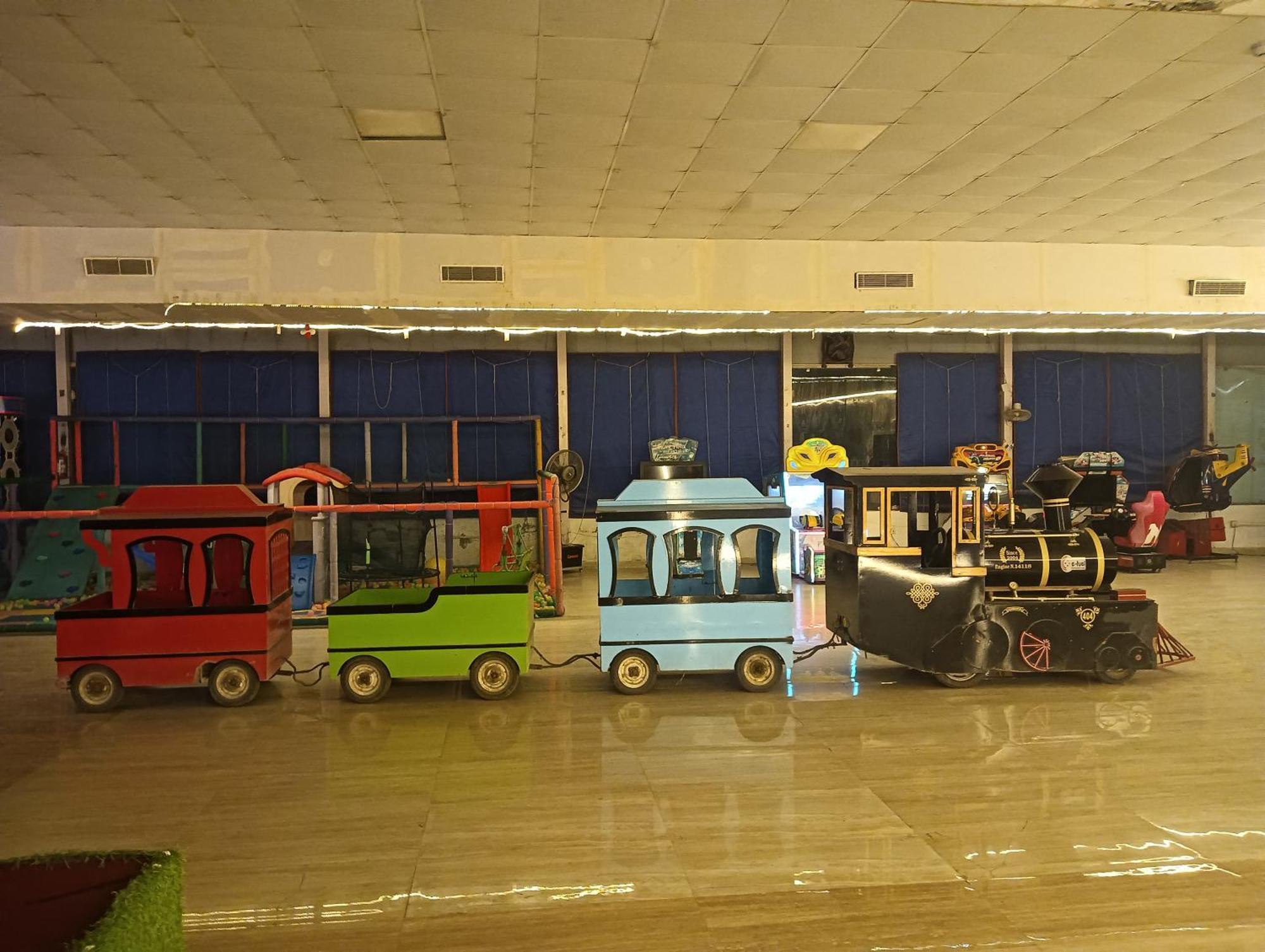Hotel Krishna Fun Land Mathura Exteriér fotografie