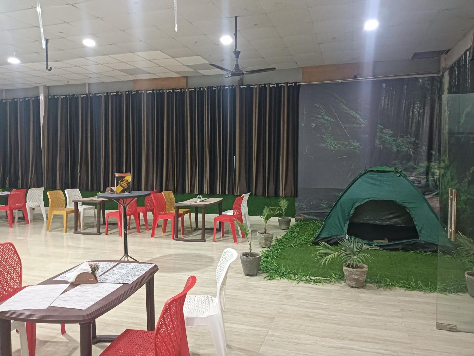 Hotel Krishna Fun Land Mathura Exteriér fotografie